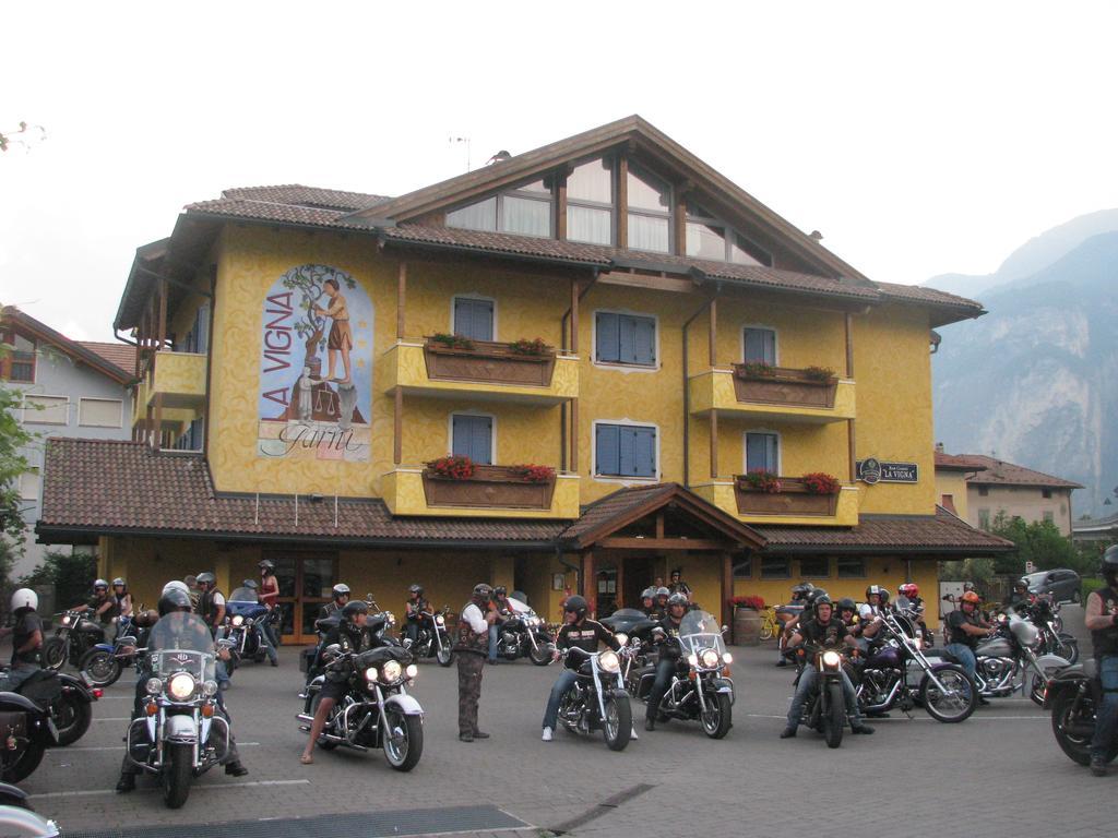 Hotel Garni La Vigna - Adult Friendly San Michele allʼAdige Kültér fotó
