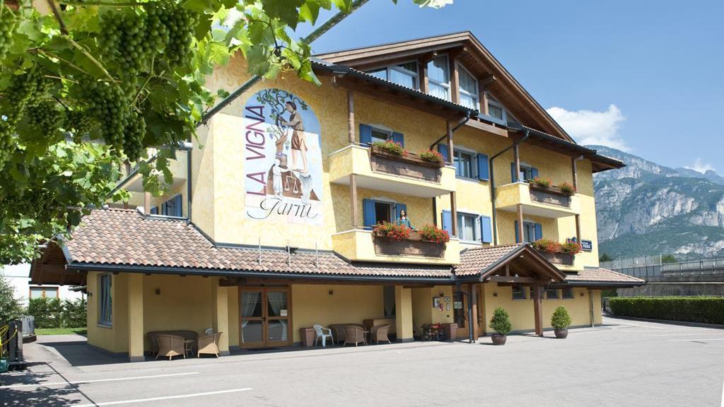 Hotel Garni La Vigna - Adult Friendly San Michele allʼAdige Kültér fotó