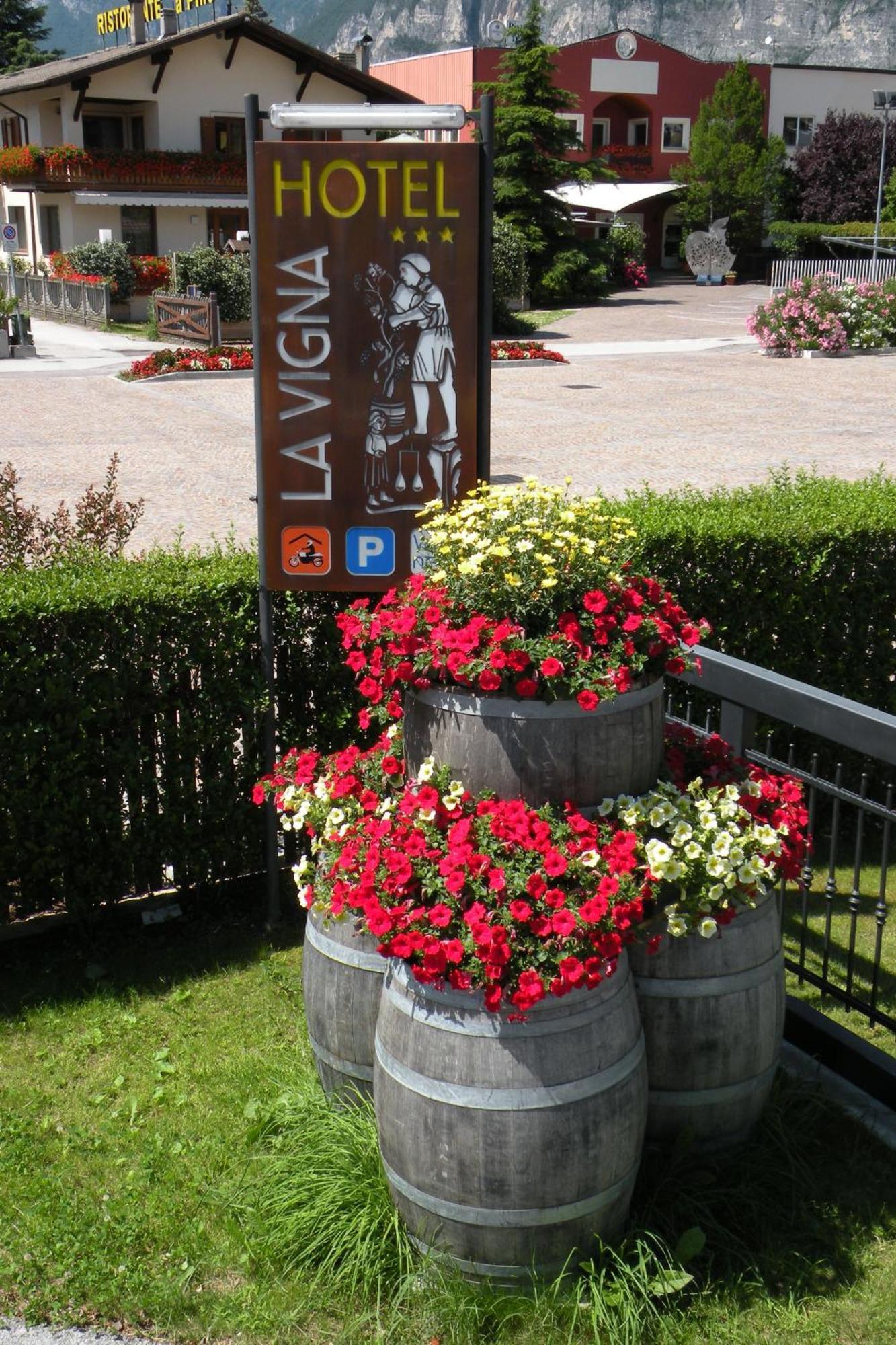 Hotel Garni La Vigna - Adult Friendly San Michele allʼAdige Kültér fotó