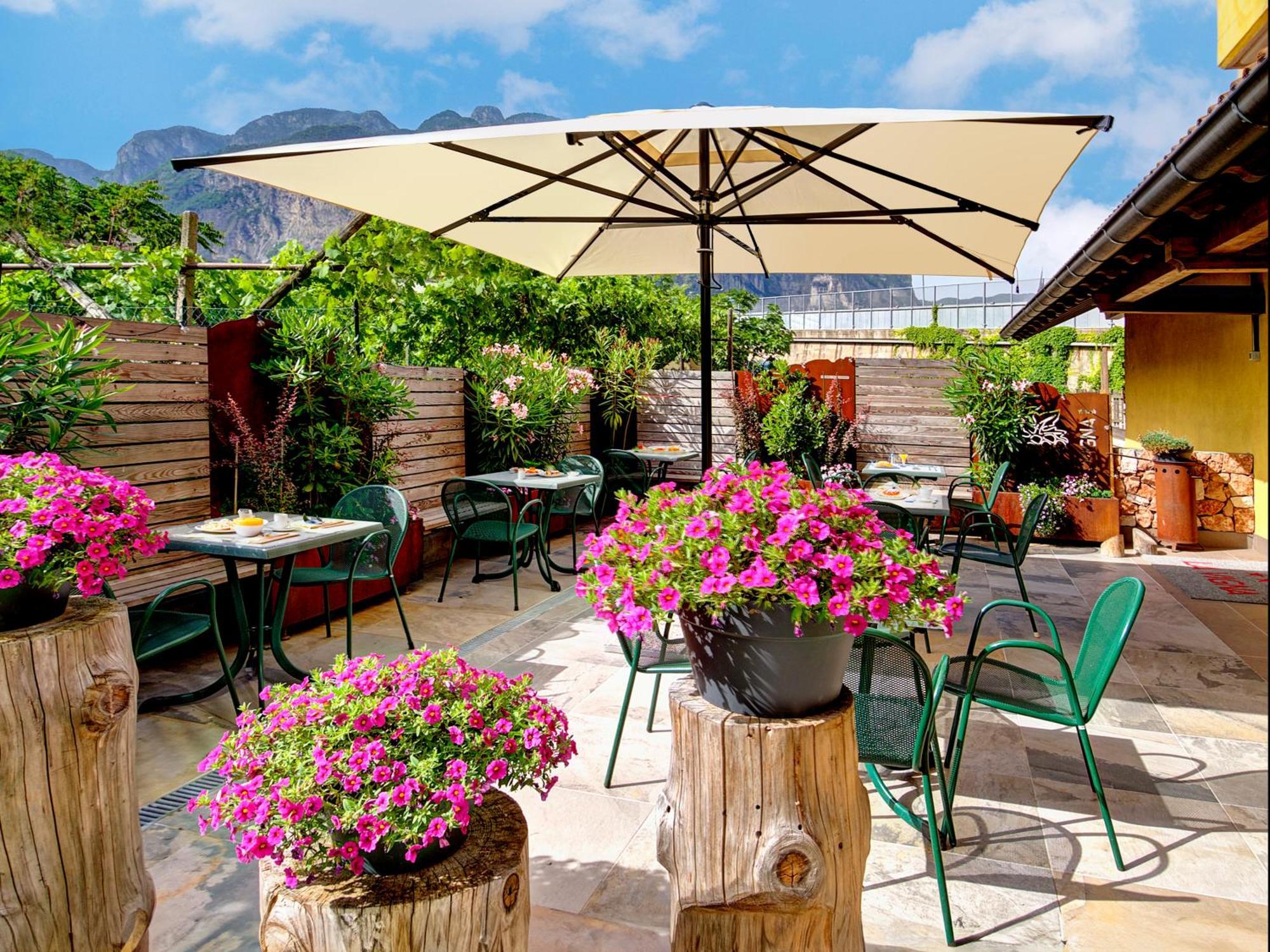 Hotel Garni La Vigna - Adult Friendly San Michele allʼAdige Kültér fotó