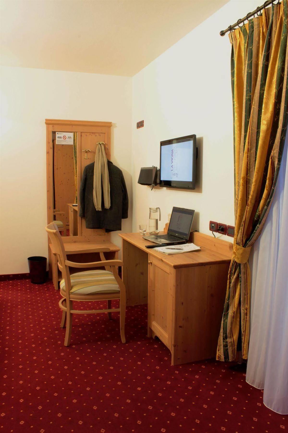 Hotel Garni La Vigna - Adult Friendly San Michele allʼAdige Kültér fotó